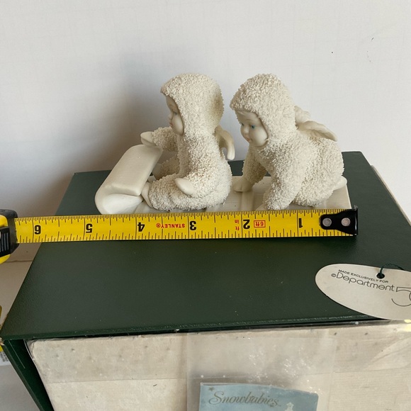 Department 56 Snowbabies sledding, Down the Hill We Go - Picture 14 of 16